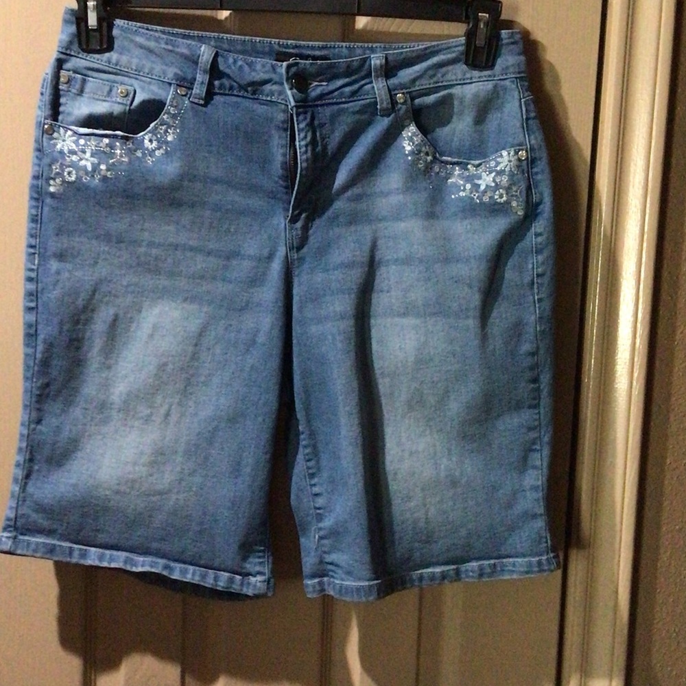 Earl Jeans Blue Denim Women's Shorts with White Floral Detail